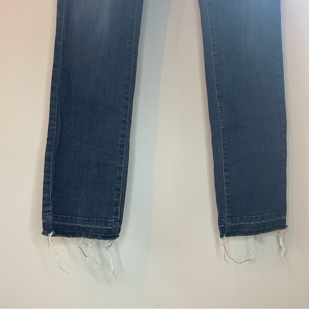Denizen from Levi's Dark Wash Women's Skinny Jeans - Picture 2 of 11